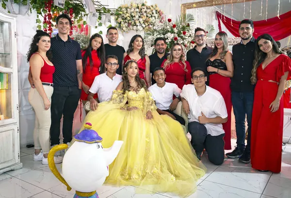Ivanna en su fantasía de la Bella y la Bestia, foto 10